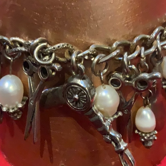 ARTIST MADE HAIRDRESSER THEME CHARM BRACELET W/SILVER COMB MIRROR DRYER SCISSORS - Picture 5 of 7